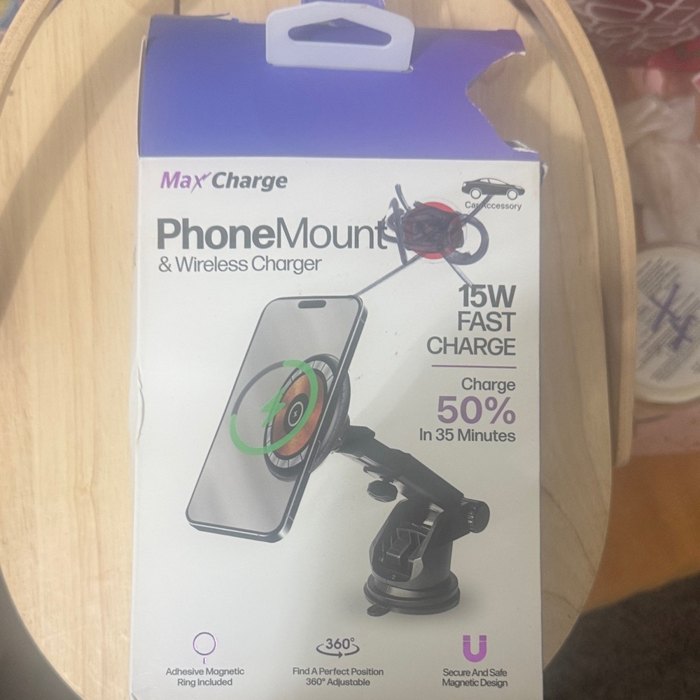Black Phone Mount & Wireless Charger